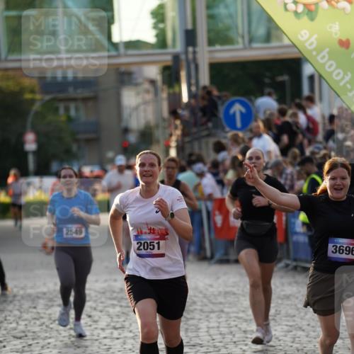 13.06.2025 - Holstenköstenlauf Felixshl http://msf.ph/oto/7924874 13.06.2025 20:03:36 Laufen 2051, 2245, 2549, 2570, 3696 meine-sportfotos.de