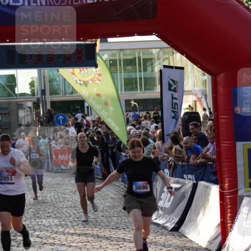 13.06.2025 - Holstenköstenlauf Felixshl http://msf.ph/oto/7924882 13.06.2025 20:03:37 Laufen 2051, 2245, 2549, 2570, 3696 meine-sportfotos.de