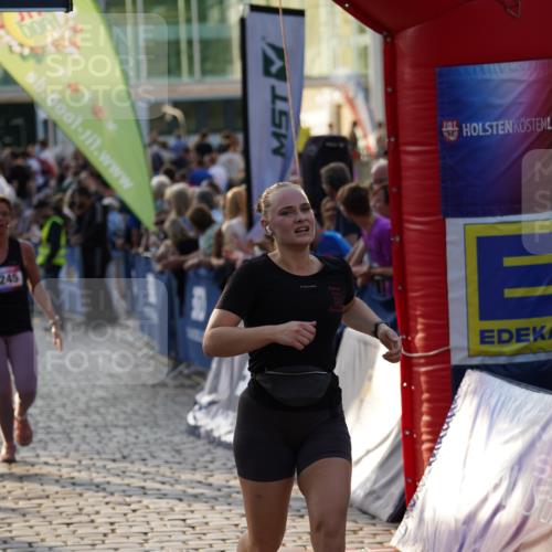13.06.2025 - Holstenköstenlauf Felixshl http://msf.ph/oto/7924895 13.06.2025 20:03:40 Laufen 2051, 2245, 2549, 2570, 3696, 3932 meine-sportfotos.de