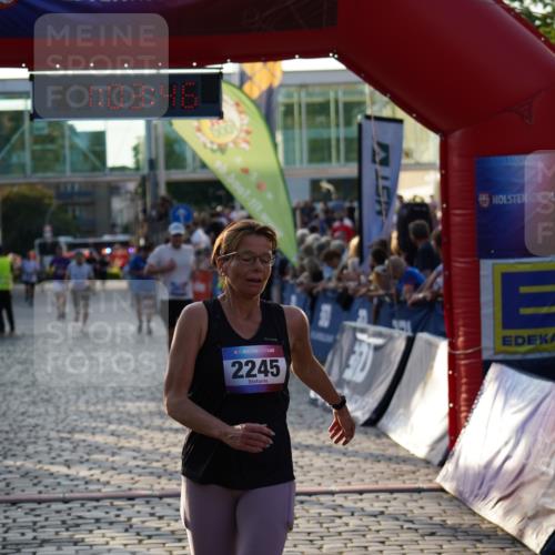 13.06.2025 - Holstenköstenlauf Felixshl http://msf.ph/oto/7924911 13.06.2025 20:03:45 Laufen 2245, 3109, 3825, 3932 meine-sportfotos.de