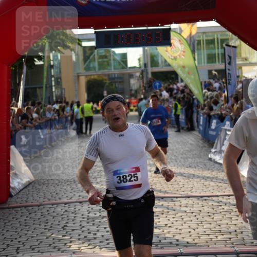 13.06.2025 - Holstenköstenlauf Felixshl http://msf.ph/oto/7924938 13.06.2025 20:03:52 Laufen 2708, 2820, 3109, 3825, 3932 meine-sportfotos.de