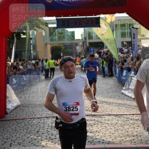 13.06.2025 - Holstenköstenlauf Felixshl http://msf.ph/oto/7924940 13.06.2025 20:03:52 Laufen 2708, 2820, 3109, 3825, 3932 meine-sportfotos.de