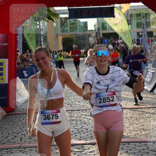 13.06.2025 - Holstenköstenlauf Felixshl http://msf.ph/oto/7925014 13.06.2025 20:04:14 Laufen 2334, 2400, 2535, 2579, 2603, 2717, 2751, 3668 meine-sportfotos.de