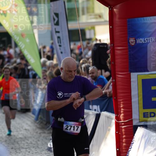 13.06.2025 - Holstenköstenlauf Felixshl http://msf.ph/oto/7925019 13.06.2025 20:04:15 Laufen 2334, 2400, 2535, 2579, 2603, 2717, 2751, 3668 meine-sportfotos.de