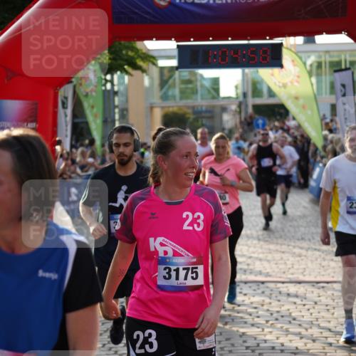 13.06.2025 - Holstenköstenlauf Felixshl http://msf.ph/oto/7925103 13.06.2025 20:04:57 Laufen 2025, 2128, 2228, 2246, 2313, 2826, 3175, 3185, 3614, 3632, 3725, 3960, 3980 meine-sportfotos.de
