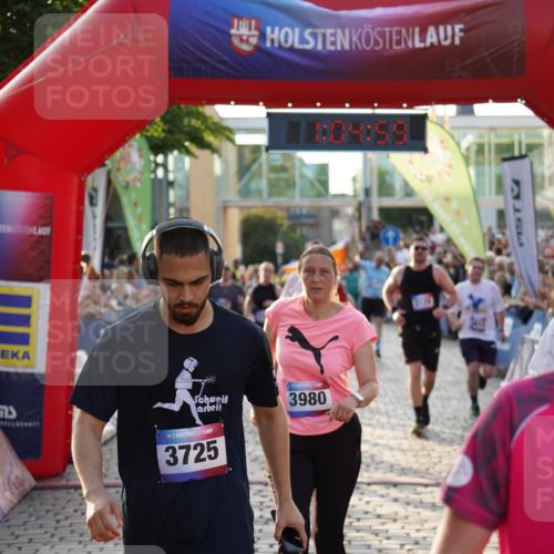 13.06.2025 - Holstenköstenlauf Felixshl http://msf.ph/oto/7925115 13.06.2025 20:04:59 Laufen 2025, 2128, 2228, 2246, 2313, 2826, 3614, 3632, 3725, 3960, 3980 meine-sportfotos.de