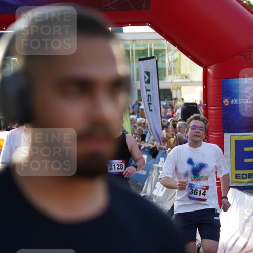 13.06.2025 - Holstenköstenlauf Felixshl http://msf.ph/oto/7925118 13.06.2025 20:05:01 Laufen 2025, 2128, 2228, 2246, 2826, 3614, 3632, 3960 meine-sportfotos.de