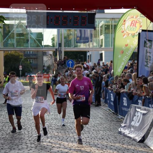 13.06.2025 - Holstenköstenlauf Felixshl http://msf.ph/oto/7925201 13.06.2025 20:05:32 Laufen 2099, 2790, 2792, 2850, 3831 meine-sportfotos.de