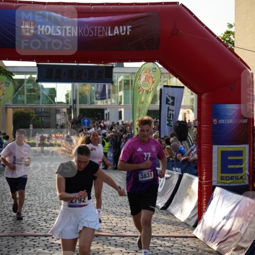 13.06.2025 - Holstenköstenlauf Felixshl http://msf.ph/oto/7925206 13.06.2025 20:05:34 Laufen 2099, 2790, 2792, 2850, 3831 meine-sportfotos.de