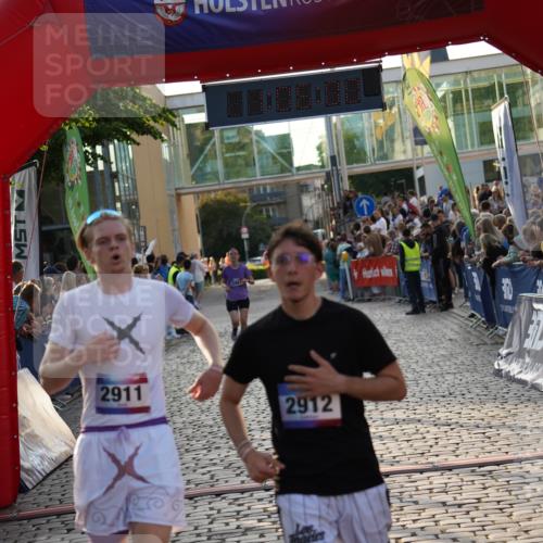 13.06.2025 - Holstenköstenlauf Felixshl http://msf.ph/oto/7925247 13.06.2025 20:05:59 Laufen 2867, 2911, 2912 meine-sportfotos.de
