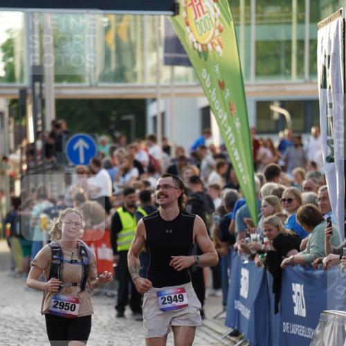 13.06.2025 - Holstenköstenlauf Felixshl http://msf.ph/oto/7925257 13.06.2025 20:06:10 Laufen 2949, 2950 meine-sportfotos.de