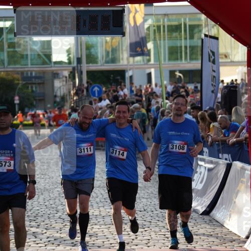 13.06.2025 - Holstenköstenlauf Felixshl http://msf.ph/oto/7925484 13.06.2025 20:08:21 Laufen 2646, 3108, 3111, 3114, 3573 meine-sportfotos.de