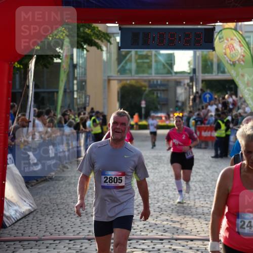 13.06.2025 - Holstenköstenlauf Felixshl http://msf.ph/oto/7925639 13.06.2025 20:09:23 Laufen 2240, 2242, 2805, 3176, 3179 meine-sportfotos.de