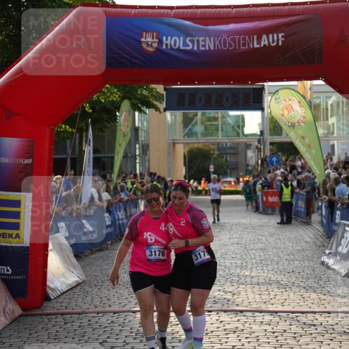 13.06.2025 - Holstenköstenlauf Felixshl http://msf.ph/oto/7925656 13.06.2025 20:09:28 Laufen 3176, 3179 meine-sportfotos.de