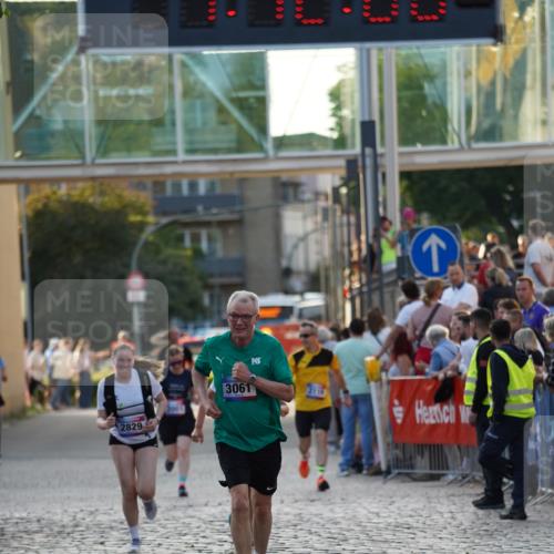 13.06.2025 - Holstenköstenlauf Felixshl http://msf.ph/oto/7925927 13.06.2025 20:12:05 Laufen 2001, 2119, 2829, 2830, 3061 meine-sportfotos.de