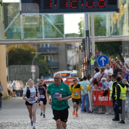 13.06.2025 - Holstenköstenlauf Felixshl http://msf.ph/oto/7925929 13.06.2025 20:12:05 Laufen 2001, 2119, 2829, 2830, 3061 meine-sportfotos.de