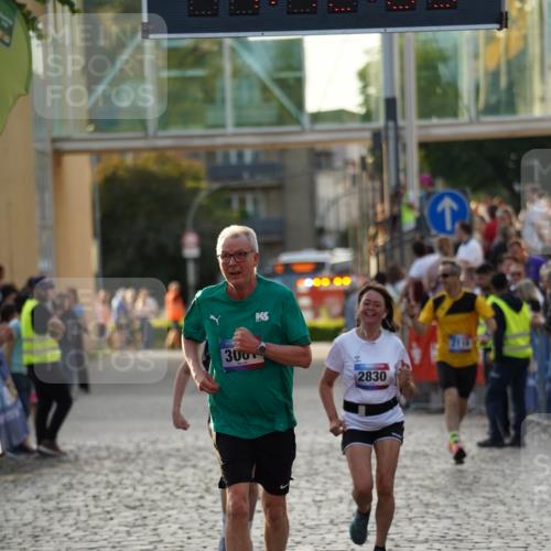 13.06.2025 - Holstenköstenlauf Felixshl http://msf.ph/oto/7925931 13.06.2025 20:12:08 Laufen 2001, 2119, 2829, 2830, 3061 meine-sportfotos.de