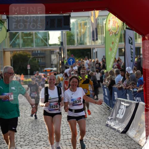 13.06.2025 - Holstenköstenlauf Felixshl http://msf.ph/oto/7925939 13.06.2025 20:12:10 Laufen 2001, 2119, 2271, 2829, 2830, 3061 meine-sportfotos.de