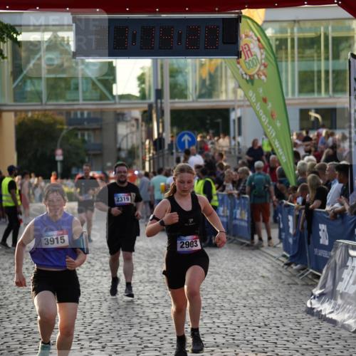 13.06.2025 - Holstenköstenlauf Felixshl http://msf.ph/oto/7926222 13.06.2025 20:14:19 Laufen 2319, 2903, 3915 meine-sportfotos.de