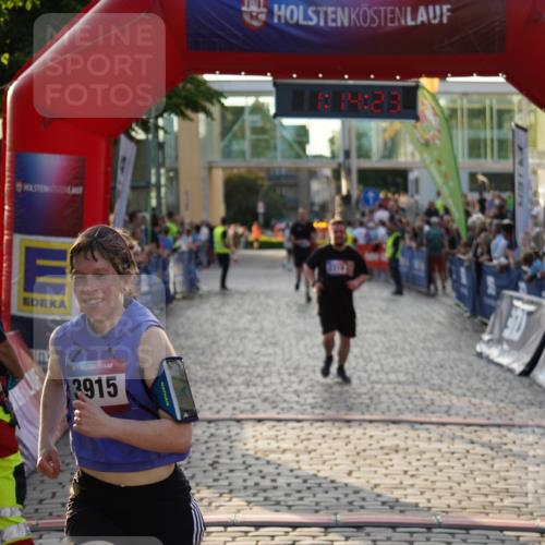 13.06.2025 - Holstenköstenlauf Felixshl http://msf.ph/oto/7926243 13.06.2025 20:14:22 Laufen 2319, 2903, 3915, 3935 meine-sportfotos.de