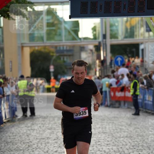 13.06.2025 - Holstenköstenlauf Felixshl http://msf.ph/oto/7926261 13.06.2025 20:14:28 Laufen 3935 meine-sportfotos.de