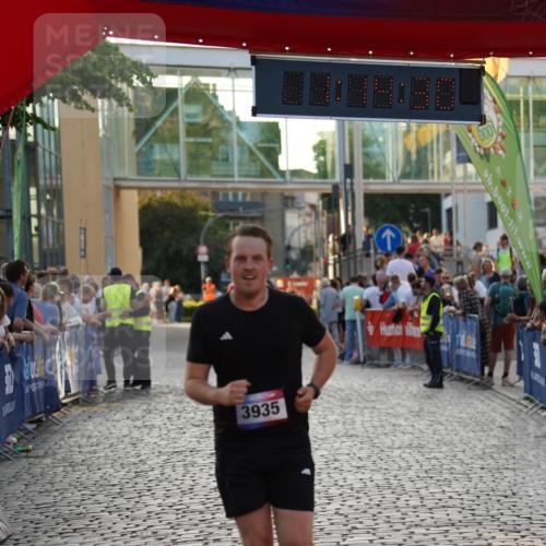 13.06.2025 - Holstenköstenlauf Felixshl http://msf.ph/oto/7926267 13.06.2025 20:14:29 Laufen 3935 meine-sportfotos.de