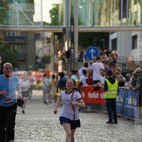 13.06.2025 - Holstenköstenlauf Felixshl http://msf.ph/oto/7926338 13.06.2025 20:16:09 Laufen 3867, 3869 meine-sportfotos.de