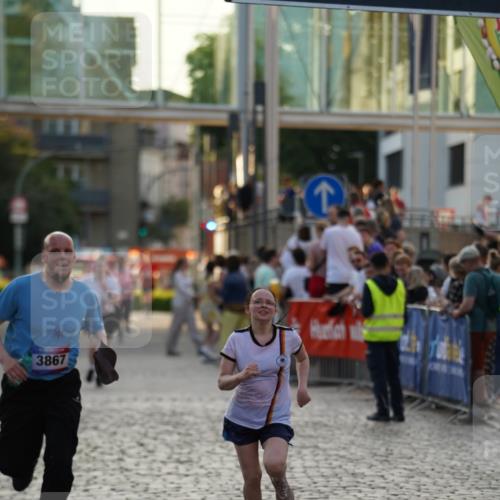 13.06.2025 - Holstenköstenlauf Felixshl http://msf.ph/oto/7926340 13.06.2025 20:16:09 Laufen 3867, 3869 meine-sportfotos.de