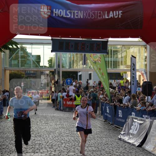 13.06.2025 - Holstenköstenlauf Felixshl http://msf.ph/oto/7926342 13.06.2025 20:16:11 Laufen 3867, 3869 meine-sportfotos.de