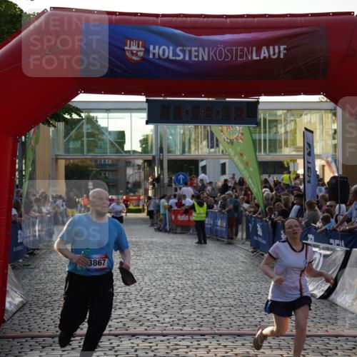 13.06.2025 - Holstenköstenlauf Felixshl http://msf.ph/oto/7926346 13.06.2025 20:16:12 Laufen 3867, 3869 meine-sportfotos.de