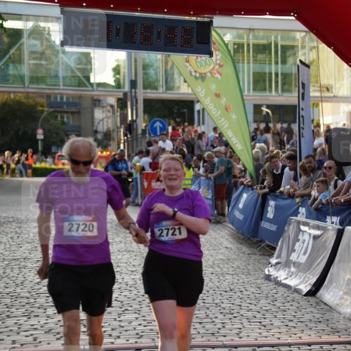 13.06.2025 - Holstenköstenlauf Felixshl http://msf.ph/oto/7926419 13.06.2025 20:16:45 Laufen 2653, 2720, 2721 meine-sportfotos.de