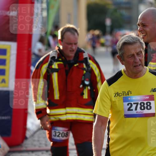 13.06.2025 - Holstenköstenlauf Felixshl http://msf.ph/oto/7926470 13.06.2025 20:17:51 Laufen 3110, 3208 meine-sportfotos.de