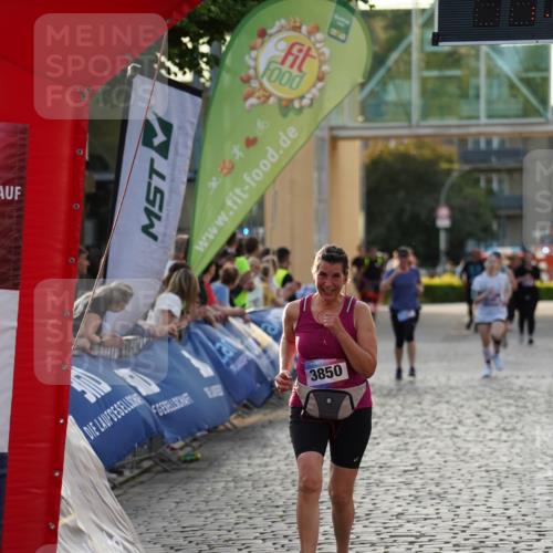 13.06.2025 - Holstenköstenlauf Felixshl http://msf.ph/oto/7926489 13.06.2025 20:18:01 Laufen 3850 meine-sportfotos.de