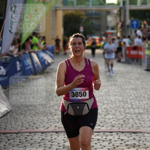 13.06.2025 - Holstenköstenlauf Felixshl http://msf.ph/oto/7926495 13.06.2025 20:18:05 Laufen 2407, 2456, 2590, 3850 meine-sportfotos.de