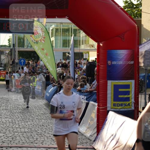 13.06.2025 - Holstenköstenlauf Felixshl http://msf.ph/oto/7926516 13.06.2025 20:18:13 Laufen 2080, 2407, 2456, 2479, 2590, 3906 meine-sportfotos.de