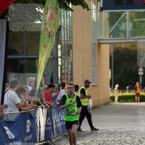 13.06.2025 - Holstenköstenlauf Felixshl http://msf.ph/oto/7926683 13.06.2025 20:25:07 Laufen 3281 meine-sportfotos.de