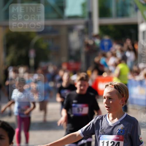 13.06.2025 - Holstenköstenlauf Felixshl http://msf.ph/oto/7927038 13.06.2025 16:51:02 Laufen 57, 100, 144, 260, 402, 539, 935, 1027, 1036, 1120, 1124, 1261, 1431, 1818 meine-sportfotos.de