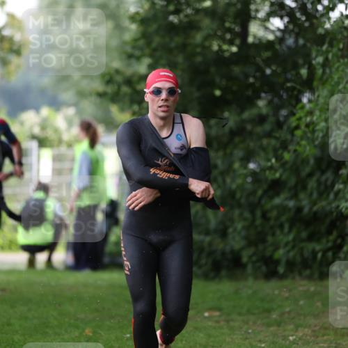 15.06.2025 - 7 Türme Triathlon Michael Strokosch http://msf.ph/oto/7928861 15.06.2025 09:24:11 Schwimmen 1, 17, 20, 39, 40 meine-sportfotos.de