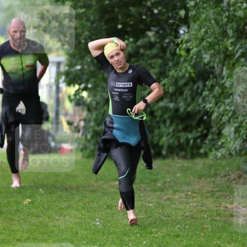 15.06.2025 - 7 Türme Triathlon Michael Strokosch http://msf.ph/oto/7929287 15.06.2025 09:34:13 Schwimmen 145, 146, 147, 148 meine-sportfotos.de