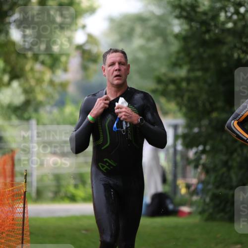 15.06.2025 - 7 Türme Triathlon Michael Strokosch http://msf.ph/oto/7929332 15.06.2025 09:34:41 Schwimmen 137, 138, 145, 146 meine-sportfotos.de