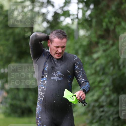 15.06.2025 - 7 Türme Triathlon Michael Strokosch http://msf.ph/oto/7929354 15.06.2025 09:35:09 Schwimmen 125 meine-sportfotos.de
