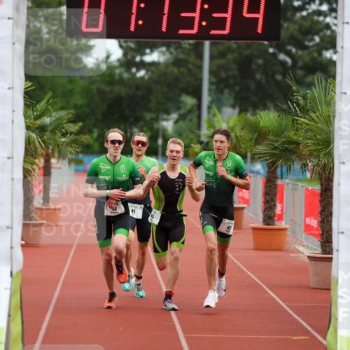 15.06.2025 - 7 Türme Triathlon Michael Strokosch http://msf.ph/oto/7929489 15.06.2025 10:13:35 Ziel 41, 42, 43, 44 meine-sportfotos.de