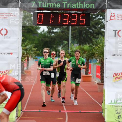 15.06.2025 - 7 Türme Triathlon Michael Strokosch http://msf.ph/oto/7929491 15.06.2025 10:13:35 Ziel 41, 42, 43, 44 meine-sportfotos.de