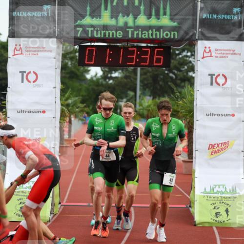 15.06.2025 - 7 Türme Triathlon Michael Strokosch http://msf.ph/oto/7929496 15.06.2025 10:13:37 Ziel 41, 42, 43, 44 meine-sportfotos.de