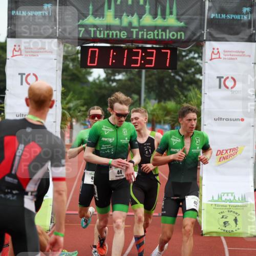 15.06.2025 - 7 Türme Triathlon Michael Strokosch http://msf.ph/oto/7929498 15.06.2025 10:13:37 Ziel 41, 42, 43, 44 meine-sportfotos.de