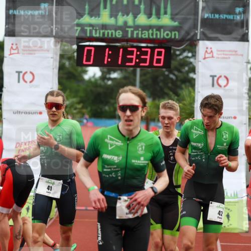 15.06.2025 - 7 Türme Triathlon Michael Strokosch http://msf.ph/oto/7929502 15.06.2025 10:13:38 Ziel 41, 42, 43, 44 meine-sportfotos.de