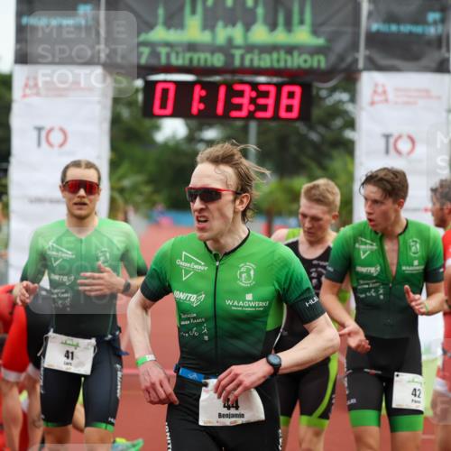 15.06.2025 - 7 Türme Triathlon Michael Strokosch http://msf.ph/oto/7929503 15.06.2025 10:13:39 Ziel 41, 42, 43, 44 meine-sportfotos.de