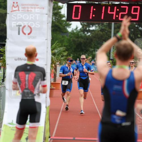 15.06.2025 - 7 Türme Triathlon Michael Strokosch http://msf.ph/oto/7929520 15.06.2025 10:14:30 Ziel 28, 102, 103, 104 meine-sportfotos.de