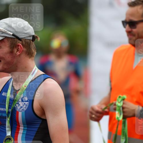 15.06.2025 - 7 Türme Triathlon Michael Strokosch http://msf.ph/oto/7929530 15.06.2025 10:14:48 Ziel 36, 38, 39, 40 meine-sportfotos.de