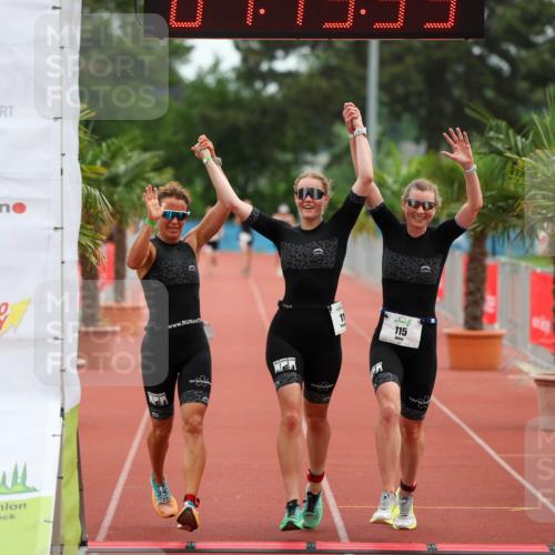 15.06.2025 - 7 Türme Triathlon Michael Strokosch http://msf.ph/oto/7929545 15.06.2025 10:15:40 Ziel 113, 114, 115 meine-sportfotos.de